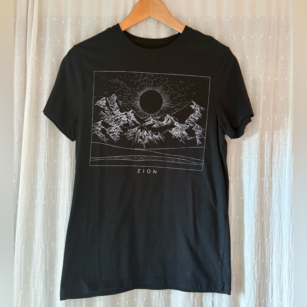 Goodfellow & Co Black Mountain Graphic Tee